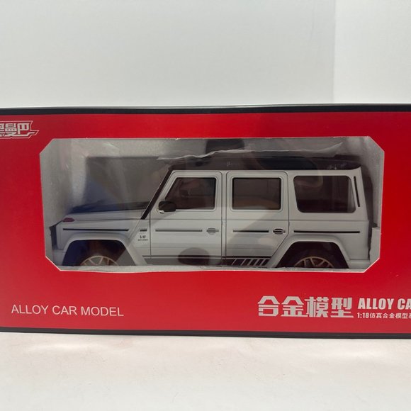 1:18 2015 Mercedes-benz G-Class G63 Diecast TWO Tone White Black With LED Lighs - Picture 11 of 11